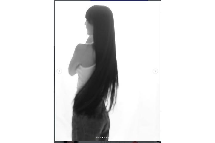 お尻に届くほどのスーパーロングを、自ら……／かしゆかさんのInstagram公式アカウント（@kashiyuka.prfm_p000003）から引用