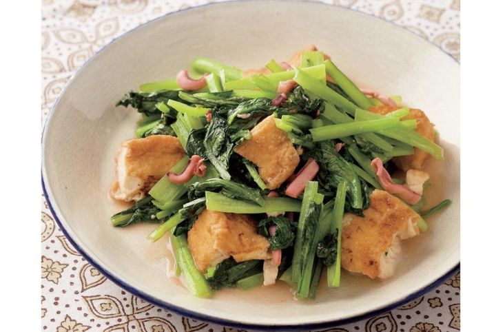 冬においしい【小松菜レシピ】栄養たっぷりの簡単メインおかず「スパニッシュオムレツ／厚揚げの塩辛炒め」