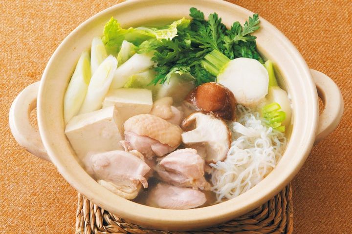 シンプルな鍋がもっとおいしくなる！【鍋のたれバリエ】6選。王道の「水炊き」レシピも紹介