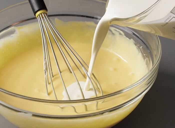 シフォン型で焼くと美味しい！とろける「バスクチーズケーキ」の作り方。材料を順番にまぜていくだけなのに、絶品ですよ♪