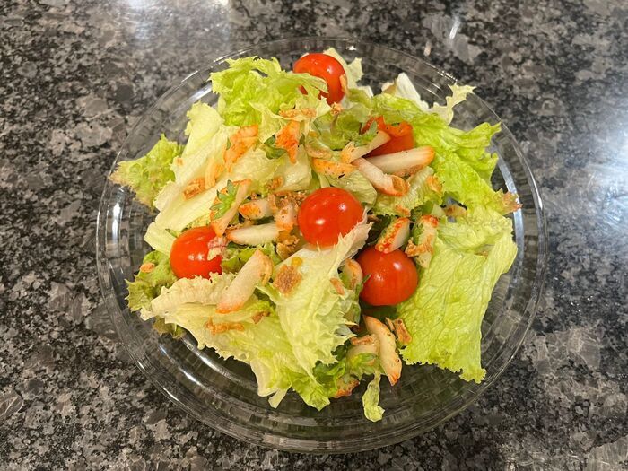 イチゴの『ヘタ』捨てないで。丸ごと食べちゃうのが大正解！？おいしく使い切る方法をチェック♪