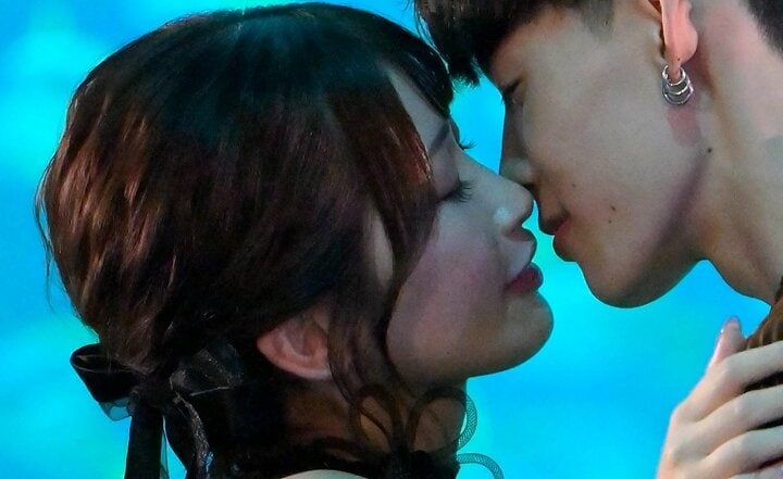 【写真・画像】26歳人気セクシー女優がプライベートキス「めっちゃドキドキする」インフルエンサーとカップル成立 1枚目