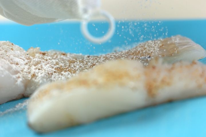 旬のたらをあっさり美味しく！バターポン酢焼きの下準備1