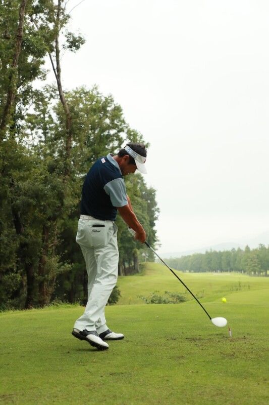 歳をとっても飛距離を簡単にアップするコツ！「クラブを長くして飛ばす」