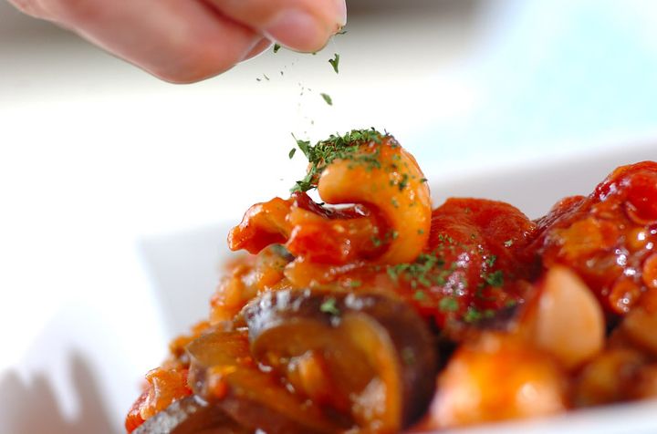 簡単洋風おかず！タコとナスのトマト煮の作り方3