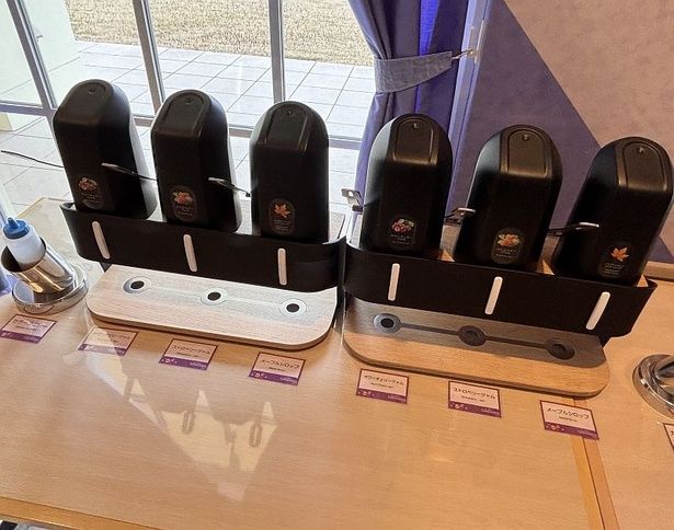 ストロベリージャムやメープルシロップなどもそろう