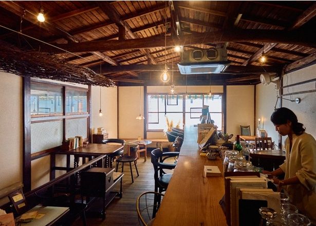 都会だけどどこかノスタルジックな街・神保町と、店の雰囲気が見事にマッチ