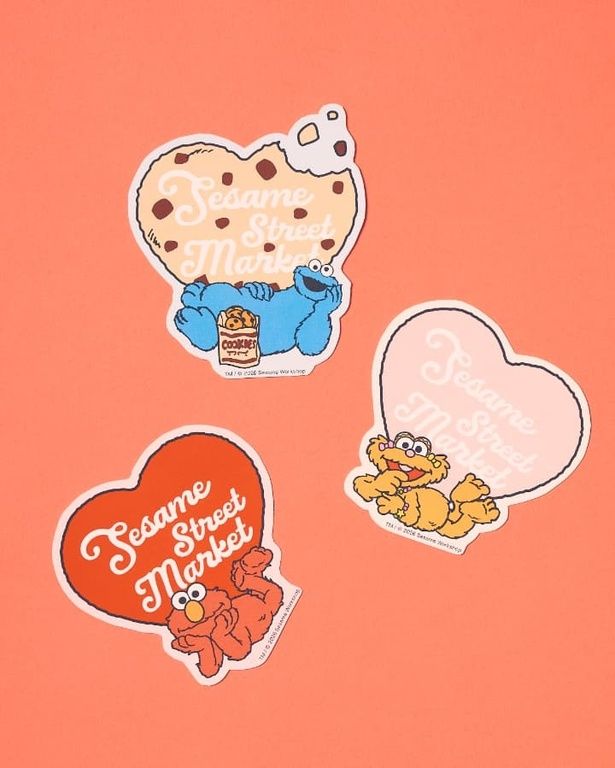 「ダイカットメッセージカード」は、少し大きめのサイズ感で、お部屋に飾っても楽しめるデザインに仕上げられている