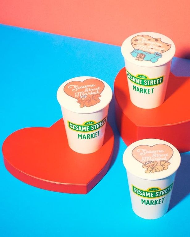 「バレンタインキャラクターラテ」。今回のバレンタインコレクションのオリジナルアートを描いた限定デザイン！