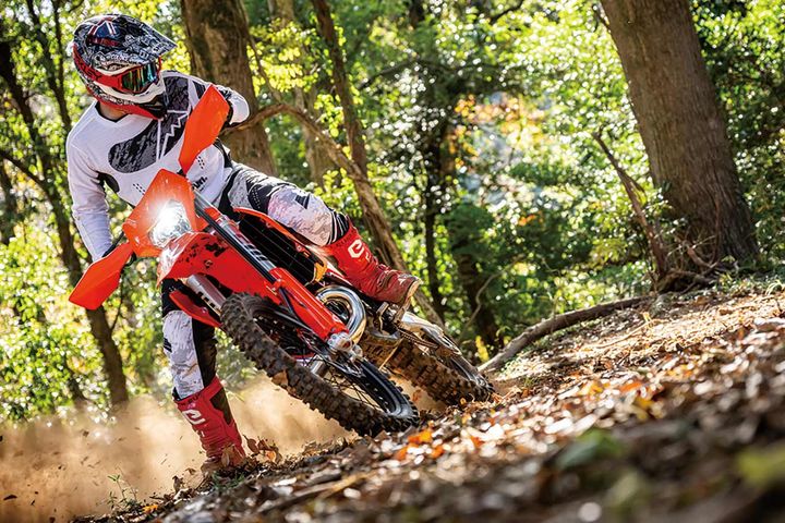 【KTM 250XC-W】扱いやすい戦闘力を両立したシングルトレイルマイスター