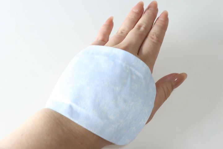 セリア ウォーミット 2P（ホワイトムスクの香り） カイロ バンド 着用例 使用感