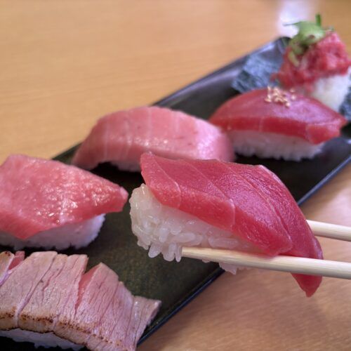 【スシロー】1,120円で「天然本鮪6貫」はバグすぎる…！本日開始の“豊洲フェア”が過去最高レベルの神コスパだった