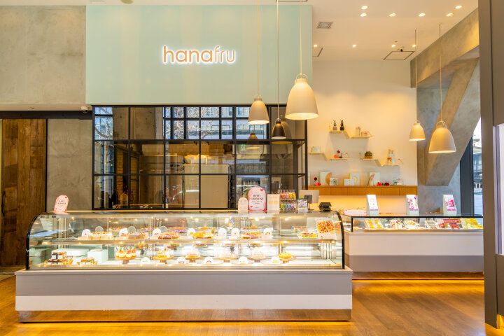 創業70年以上の青果店が手がけるカフェ「FRUiT 御堂筋店」で旬のいちごスイーツを