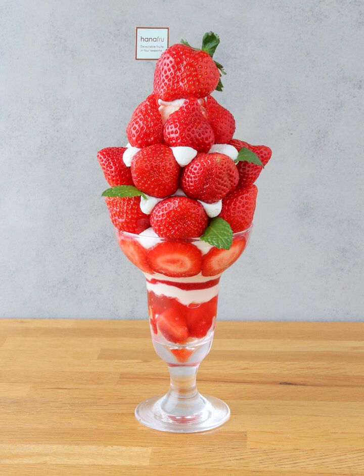 創業70年以上の青果店が手がけるカフェ「FRUiT 御堂筋店」で旬のいちごスイーツを