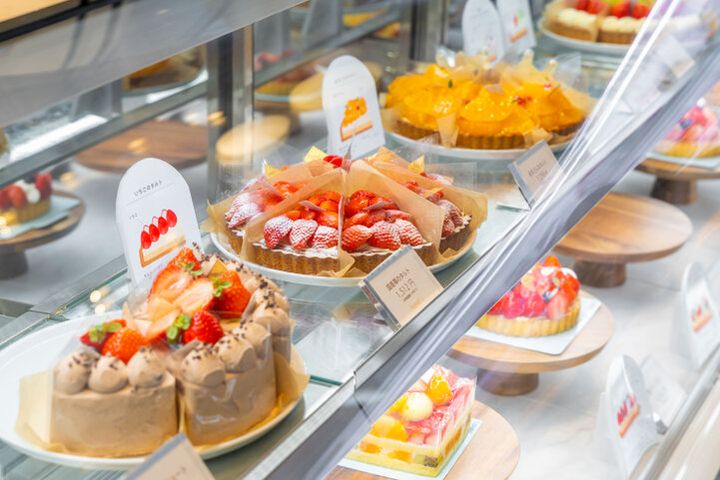 創業70年以上の青果店が手がけるカフェ「FRUiT 御堂筋店」で旬のいちごスイーツを