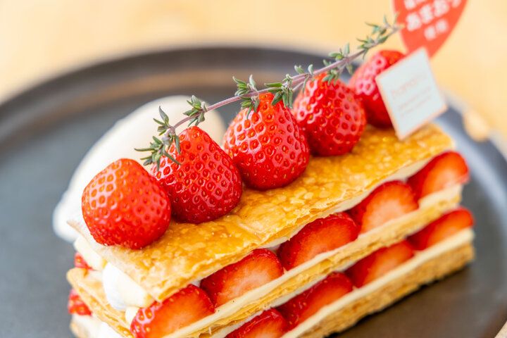 創業70年以上の青果店が手がけるカフェ「FRUiT 御堂筋店」で旬のいちごスイーツを