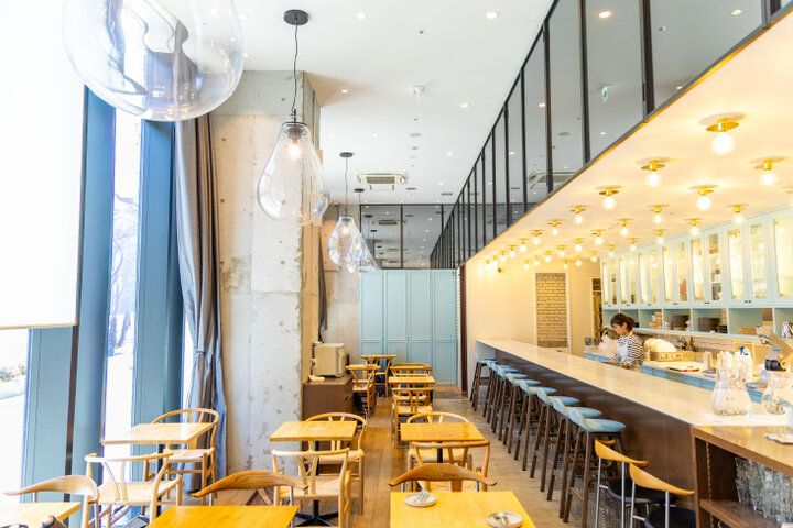 創業70年以上の青果店が手がけるカフェ「FRUiT 御堂筋店」で旬のいちごスイーツを