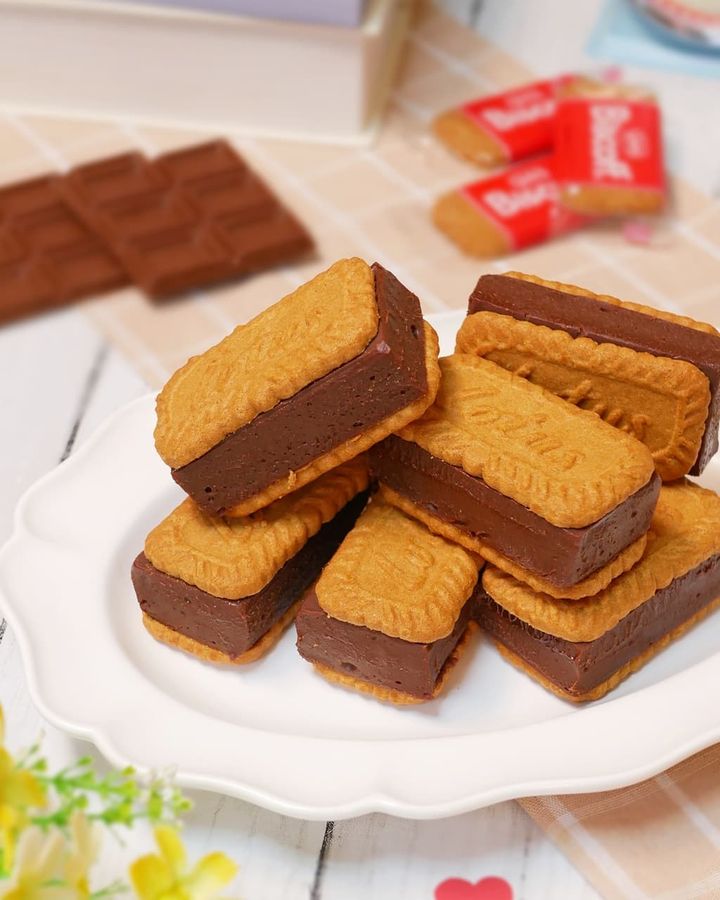 ロータス生チョコサンドサムネ