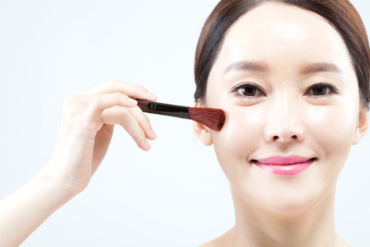 40・50代のお疲れ顔を改善！ 自然なツヤ＆血色感を叶えるメイク術