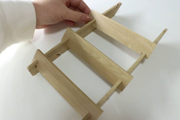 セリア ディスプレイスタンド 4段タイプ 組み立て方