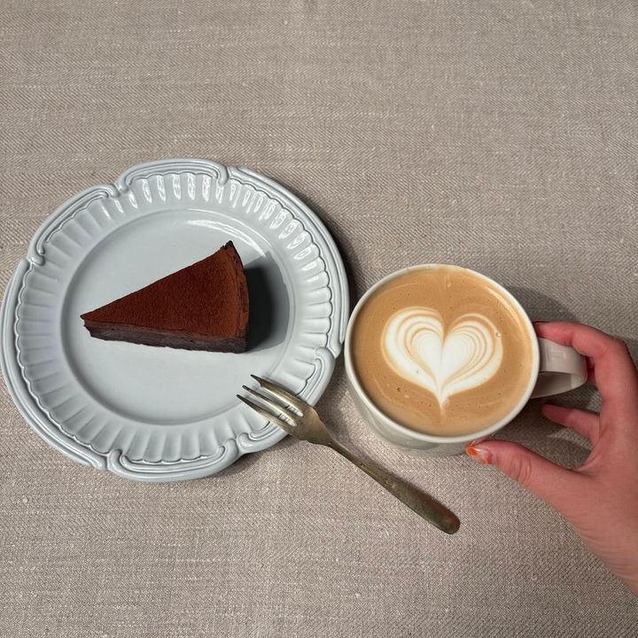 チョコレートタルト、スターバックスラテ