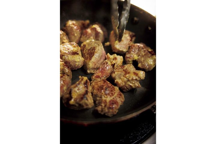 肉を焼きつける②