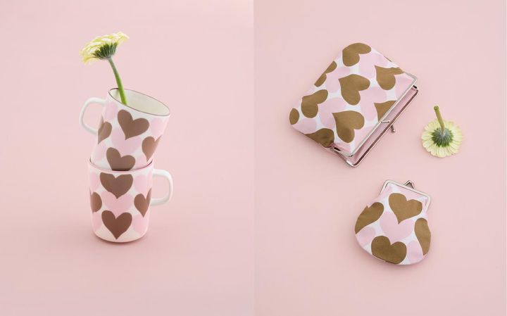 画像: 【Marimekko】左：Sydamet 2.5dl マグカップセット¥8,800、右上： Sydamet ポーチ¥5,720、右下：Sydamet ポーチ¥5,280 ※すべてRakuten Fashion限定 ※2026年1月30日(金)AM10:00〜Rakuten Fashionにて販売 brandavenue.rakuten.co.jp