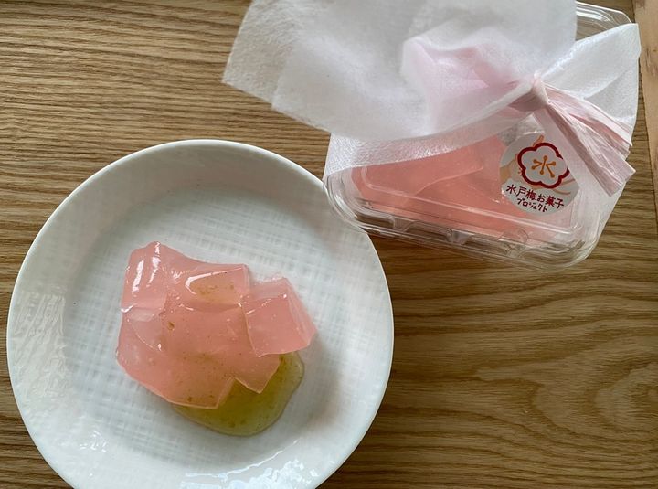 梅の香りが爽やかなわらび餅「梅だより」440円（2月から販売）