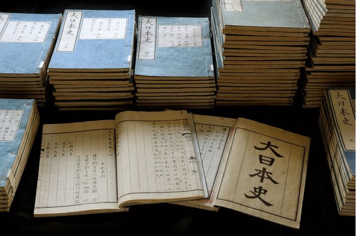 貴重な『大日本史』も展示されている