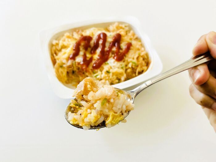 ヘトヘトな日の簡単ごはんに！『パックご飯』アレンジが最高すぎ♡具材をのっけてレンチンするだけ【作ってみた】