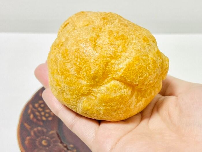 『シュークリーム』食べるの待って！たった数秒で食べやすくなる♡知っていると地味に便利な裏ワザ