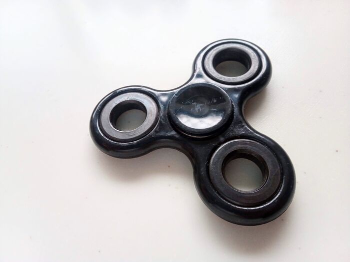 『ハンドスピナー』覚えてる！？捨てなくてよかった！→激せまスペースが優秀収納に変わる裏ワザ♪