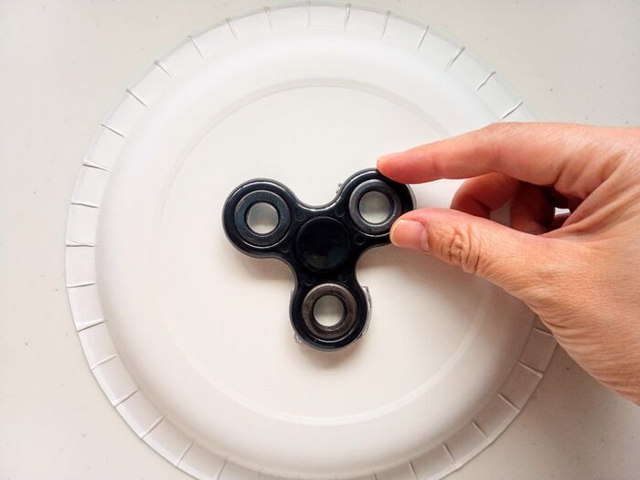 『ハンドスピナー』覚えてる！？捨てなくてよかった！→激せまスペースが優秀収納に変わる裏ワザ♪