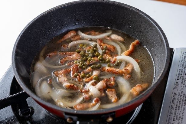 水を投入して…… （C）KEITA／KADOKAWA