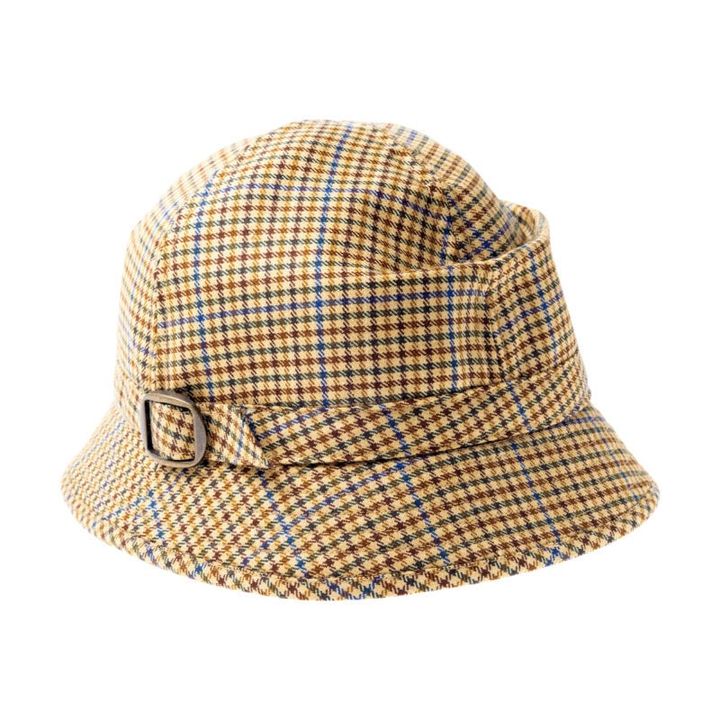 シグネチャーの4本の白いステッチ入り。（メゾン マルジェラ／マルジェラ ジャパン クライアントサービス）