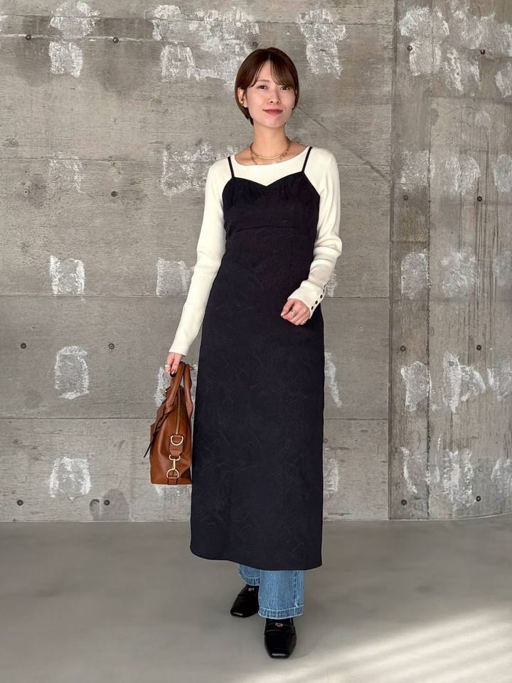 レイヤードに最適なキャミソールワンピース 出典：WEAR