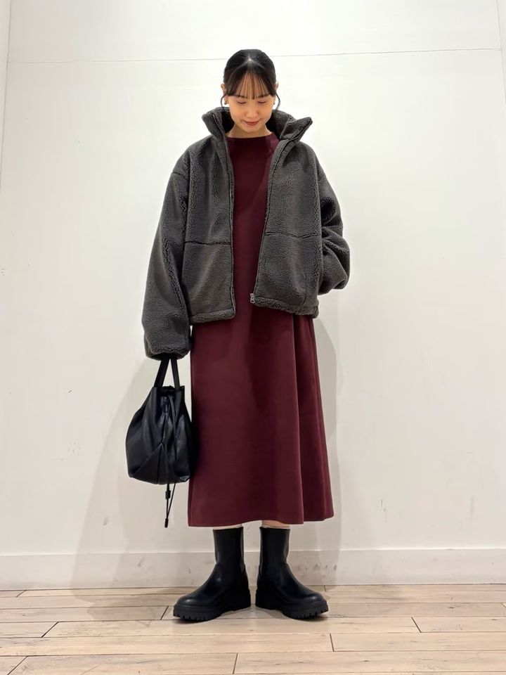 赤みのあるカラーがコーデのポイントに 出典：WEAR