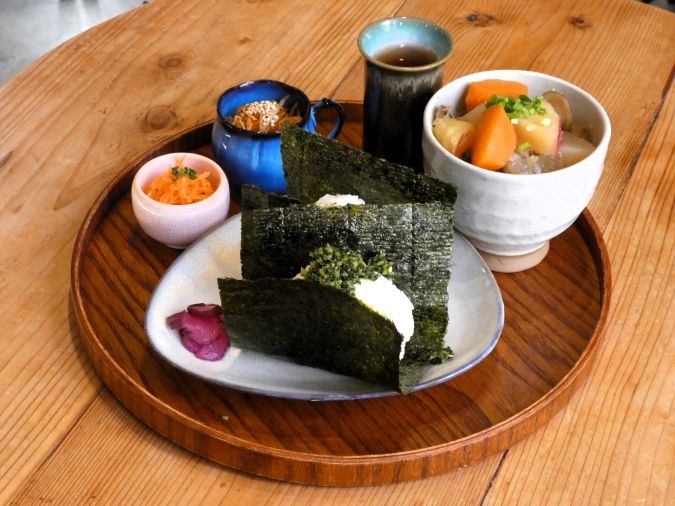 まごわcafeはな おむすびプレート