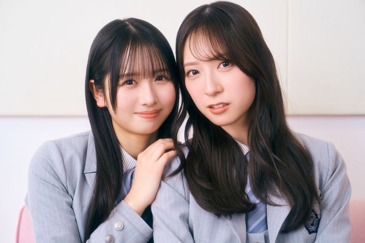 （左から）日向坂46・上村ひなの、金村美玖 クランクイン！ 写真：小川遼 width=