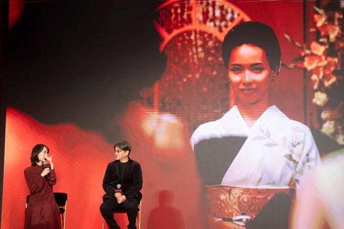 戸田恵梨香（左）、瀧本智行監督（右）Next on Netflix 2026