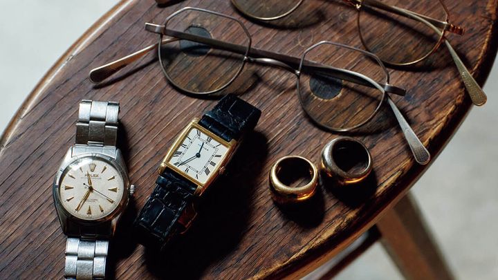 〈カルティエ〉の「タンク レベルソ」と、〈ロレックス〉の「パーペチュアル」