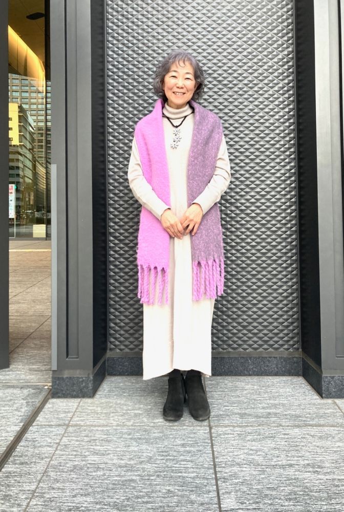 ストールでもIラインを強調してスタイルUPを！