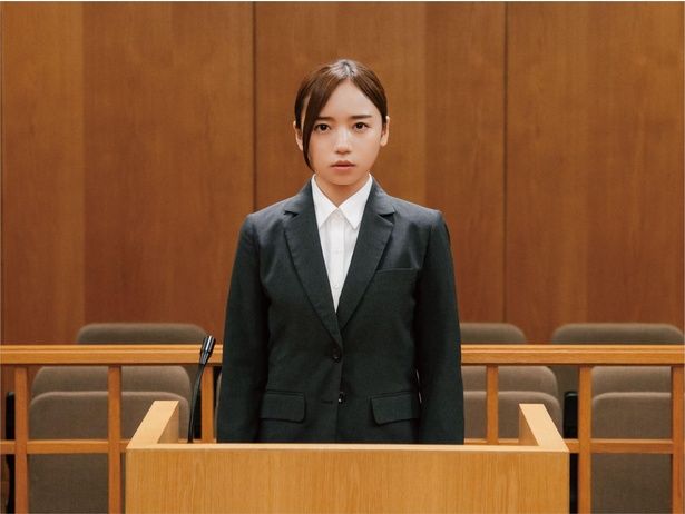 深田監督が実際の裁判から着想を得た、元・日向坂46の齊藤京子主演『恋愛裁判』(公開中) [c]2025「恋愛裁判」製作委員会