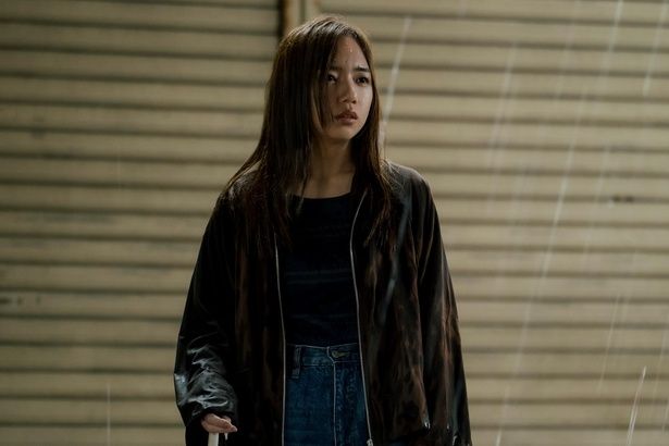 【写真を見る】齊藤京子の”声”のトーンに惹かれたという深田監督。土砂降りのシーンの芝居も光る [c]2025「恋愛裁判」製作委員会