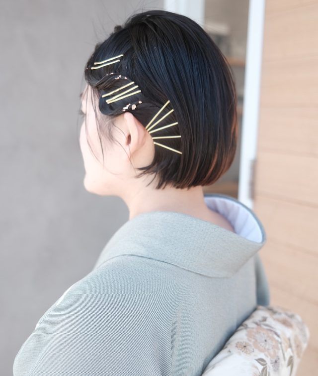 着物を着た女性の後姿