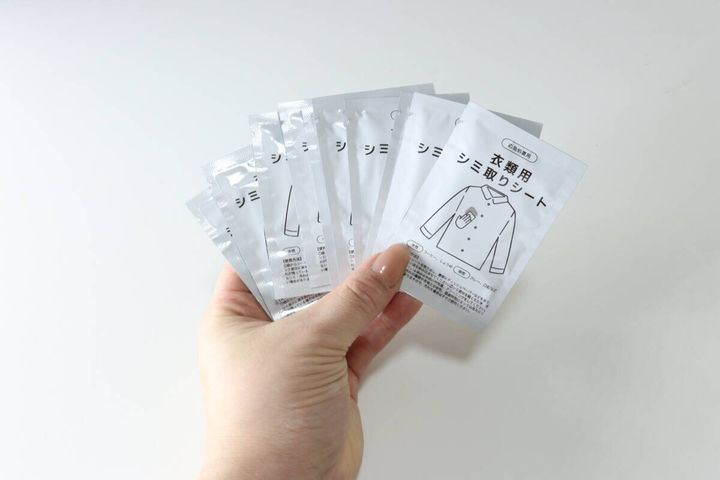 セリアの衣類用シミ取りシートのビジュアル