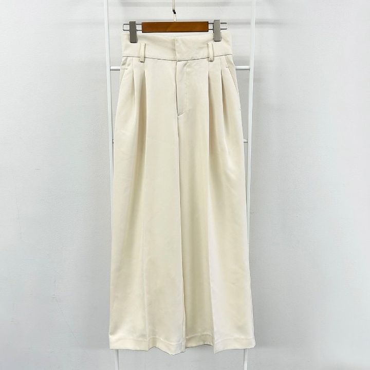 しまむらのタックワイドパンツ（chihiro）