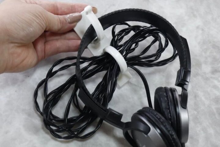 ダイソー HAGASEL HOOK ROUND（ストレッチタブ） 使用例 ディスプレイスタンド