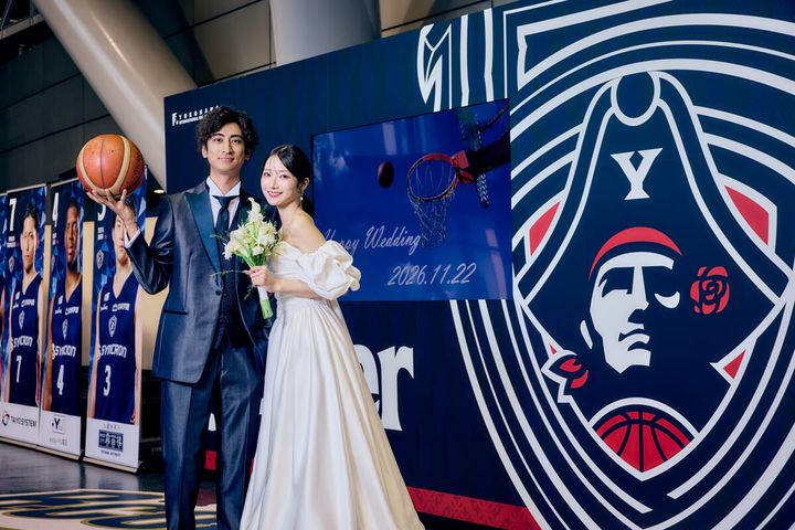 エンブレム前での撮影