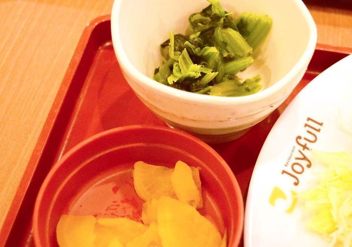 小鉢が2種類付いており、品数も増えてお得感があります